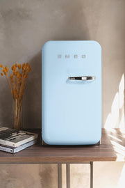 View Smeg, FAB5LDPB6 Minibar Kühlschrank, Vintage, eine Tür, 34 l, Scharniere links, statische Kälte, 2 verstellbare Einlegeböden, Flaschenhalter und LED- image 3