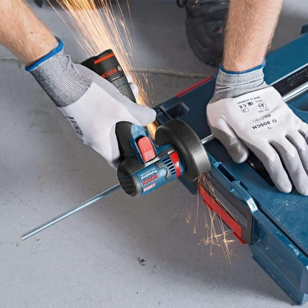 Professional 12V System Akku Winkelschleifer GWS 12V-76 (inkl. 2x 3.0Ah Akku, Schnellladegerät GAL 1230 CV, 1x Carbide Multi Wheel, 2x Trennscheibe